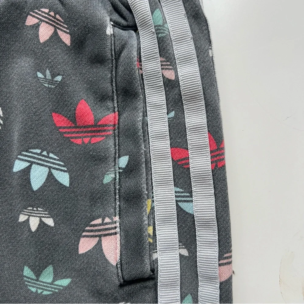 adidas Kids' Distressed Black Trefoil Multicolor 3-Stripe Logo Shorts SZ YL